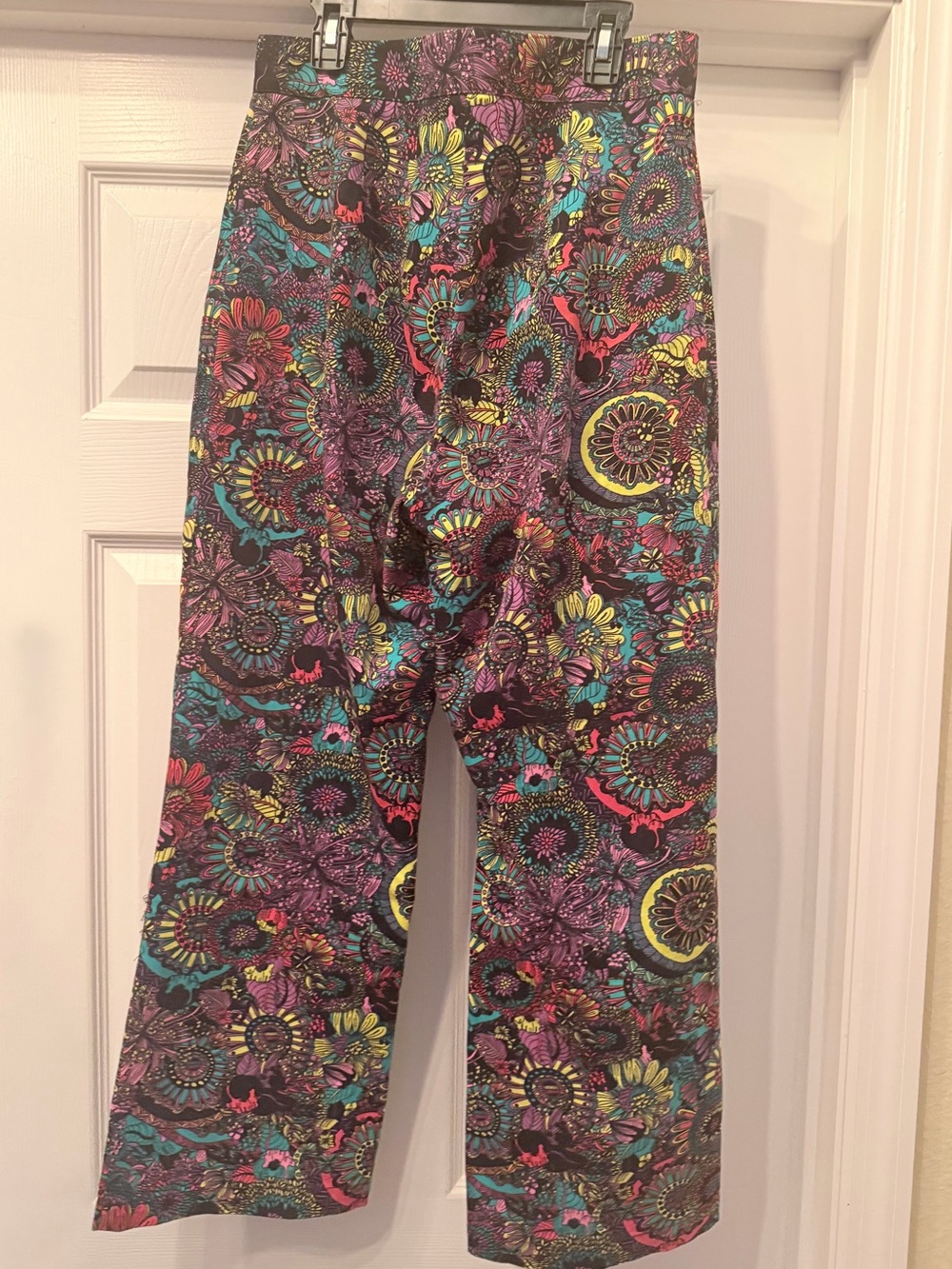 Nooworks California trousers featuring a busy, multicoloured floral print. - Picture 4 of 5